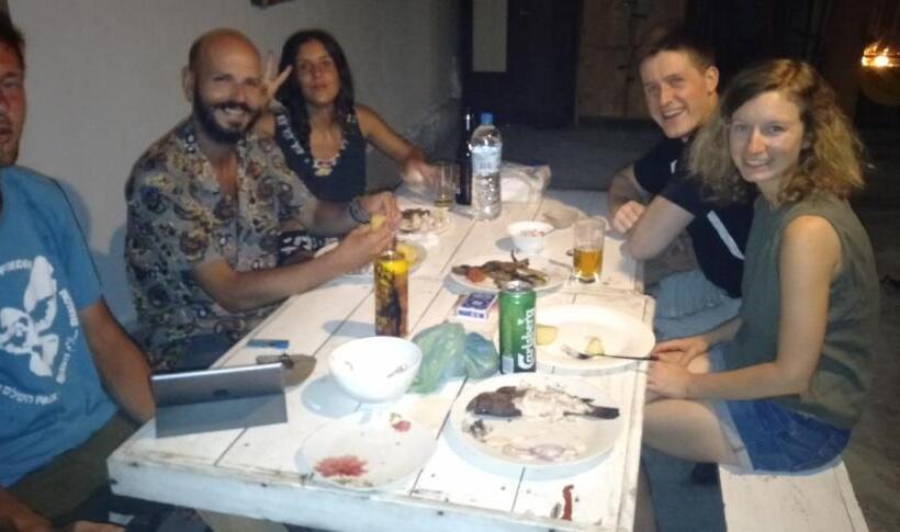 Deluxe Rum, Walkers Hostel