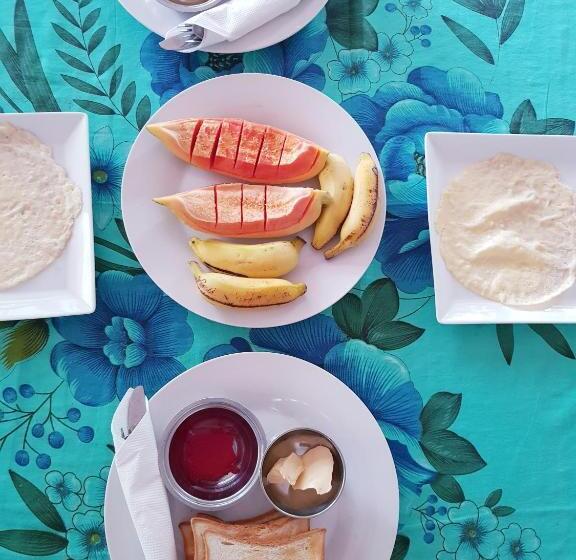 Deluxe Rum, Walkers Hostel