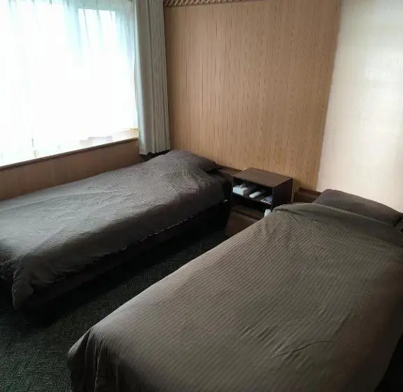 バス共有のスタンダードルーム, Other Side House
