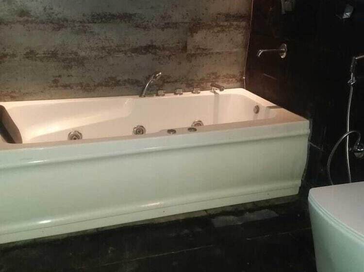 חדר דלוקס, Cabana Affair