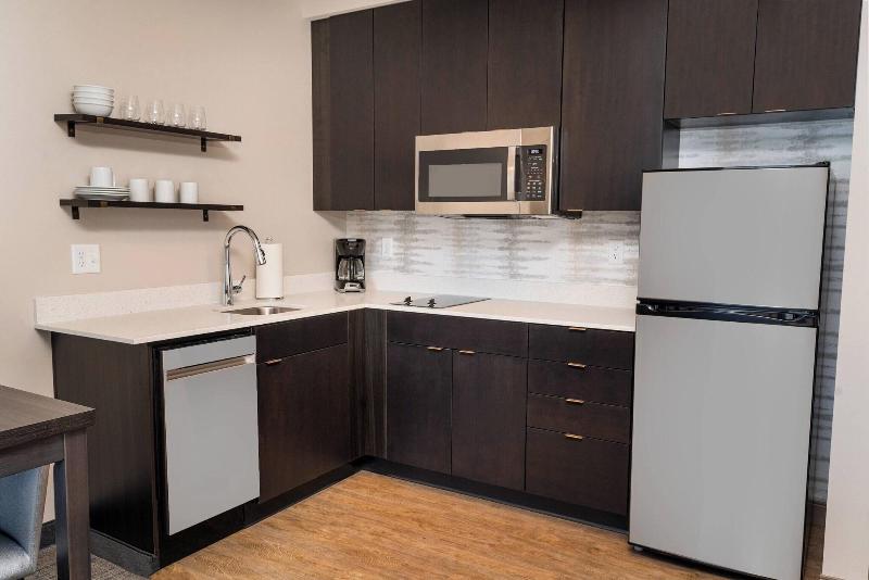 غرفة قياسية سرير كينج, Le Méridien St. Louis Clayton