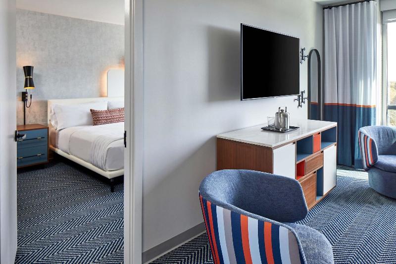 جناح سرير كينج, Le Méridien St. Louis Clayton