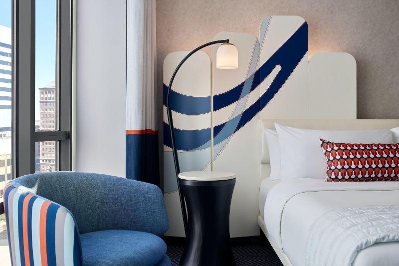 جناح سرير كينج, Le Méridien St. Louis Clayton