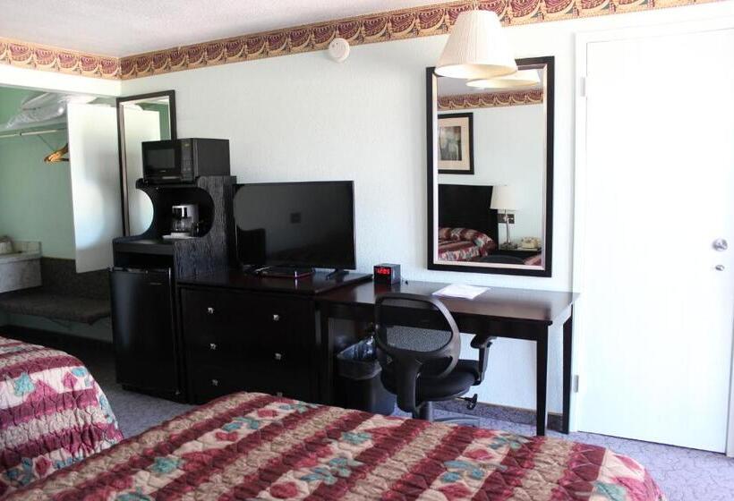 غرفه قياسيه سريرين مزدوجين, Safari Inn