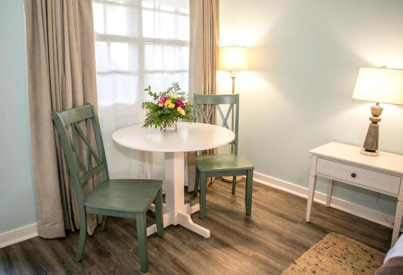 스탠다드 룸 킹사이즈 침대, Sea Otter Inn