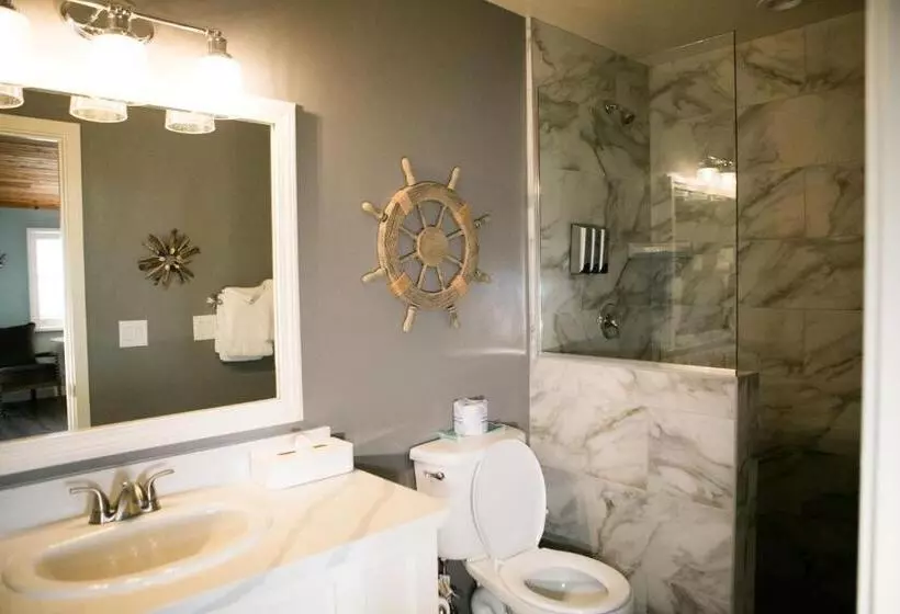 اتاق لوکس با تخت بزرگ, Sea Otter Inn