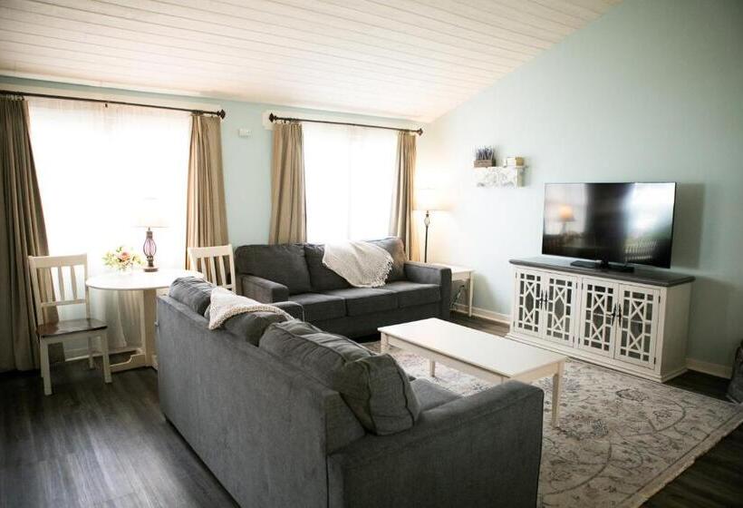 패밀리 스위트, Sea Otter Inn