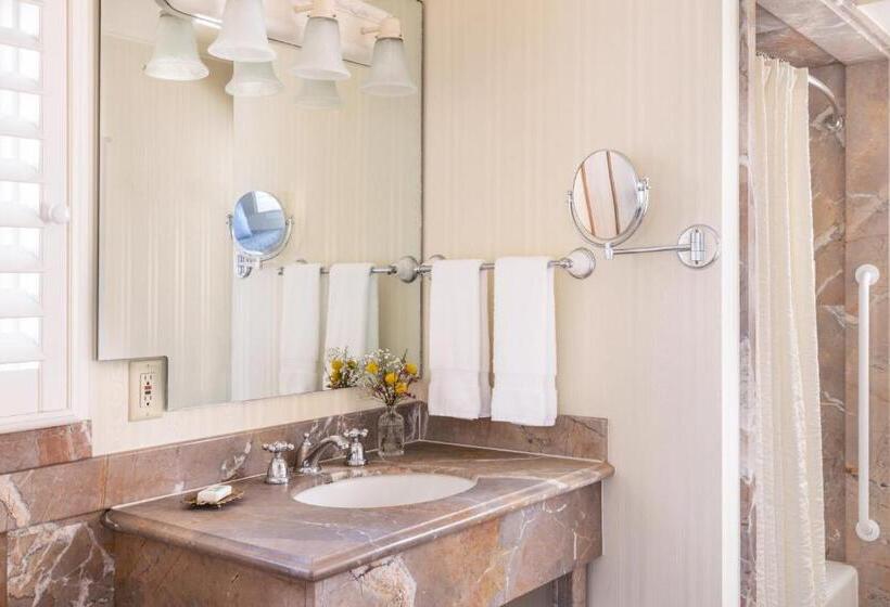 חדר סטנדרט עם מיטת קינג, Seven Gables Inn On Monterey Bay, A Kirkwood Collection