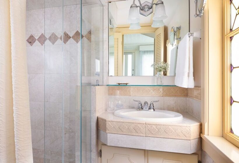 חדר דלוקס צדדי נוף לים, Seven Gables Inn On Monterey Bay, A Kirkwood Collection