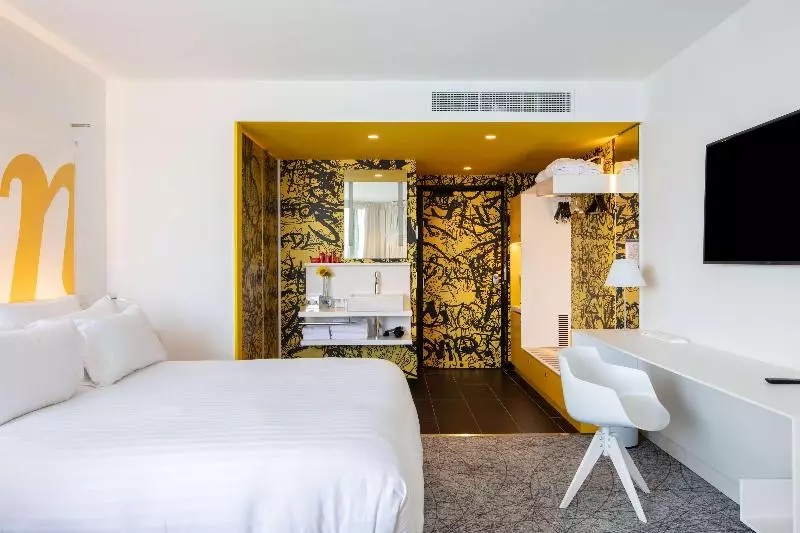 キングサイズベッドのスイートルーム, Sheraton Suites Fort Lauderdale At Cypress Creek