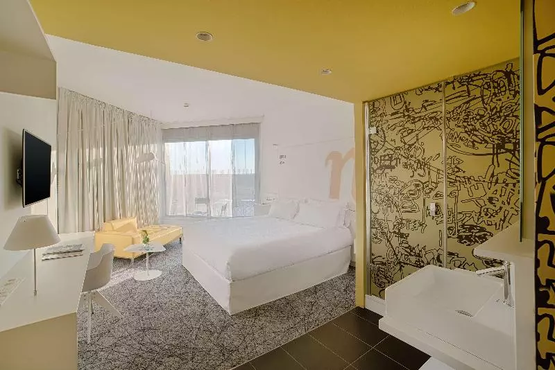 キングサイズベッドのスイートルーム, Sheraton Suites Fort Lauderdale At Cypress Creek