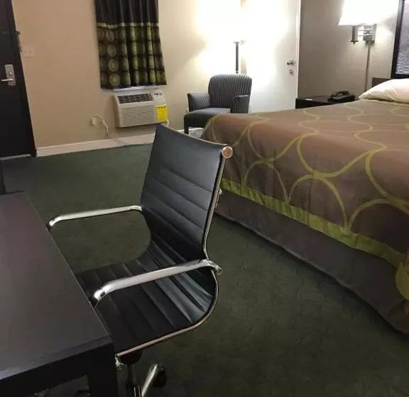Standard-huone King-vuode, Super 8 By Wyndham Taylorville Il