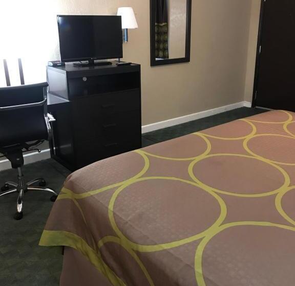스탠다드 룸 킹사이즈 침대, Super 8 By Wyndham Taylorville Il