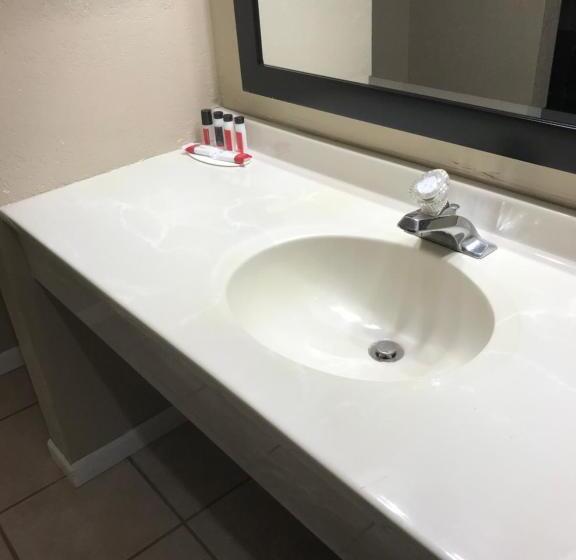 キングサイズベッドのスタンダードルーム, Super 8 By Wyndham Taylorville Il