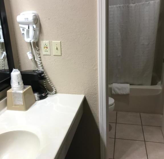 キングサイズベッドのスタンダードルーム, Super 8 By Wyndham Taylorville Il