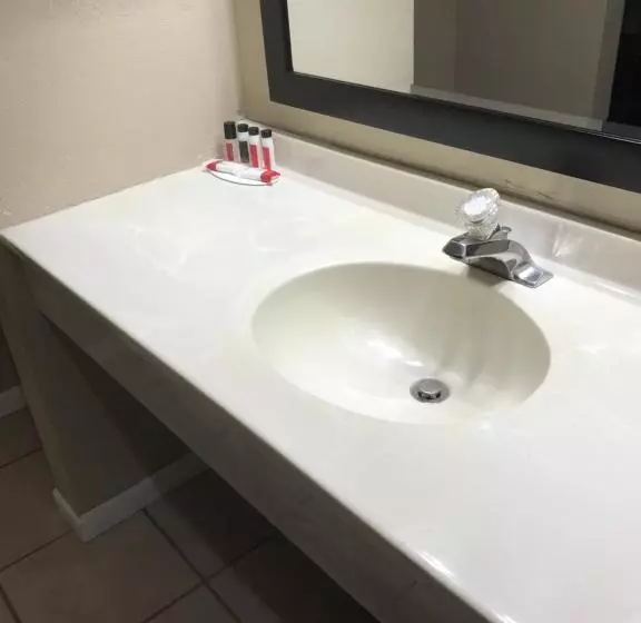 Deluxe-sviitti, Super 8 By Wyndham Taylorville Il