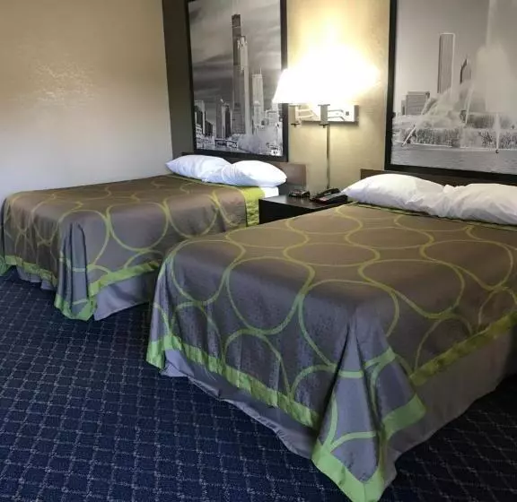 Deluxe-sviitti, Super 8 By Wyndham Taylorville Il