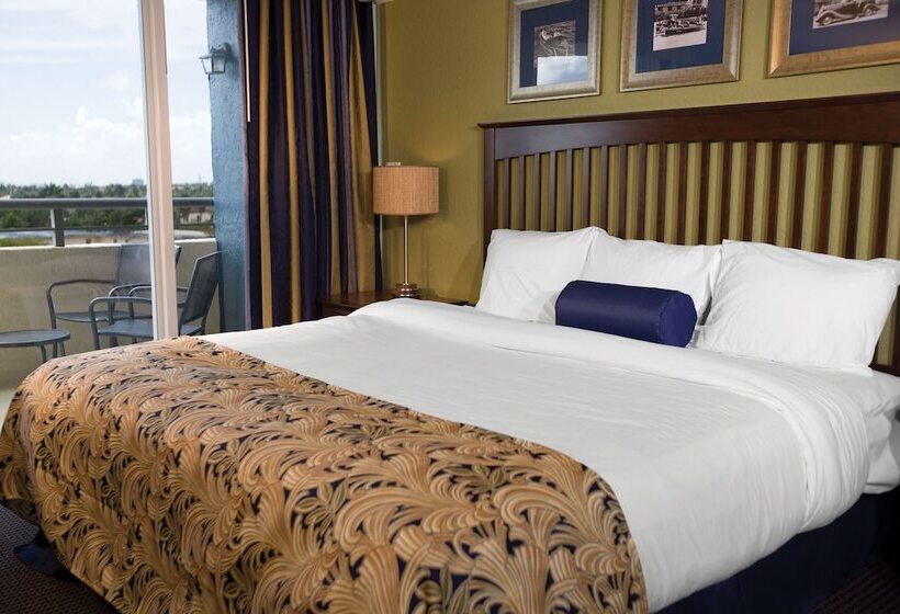 스탠다드 스튜디오, Club Wyndham Santa Barbara
