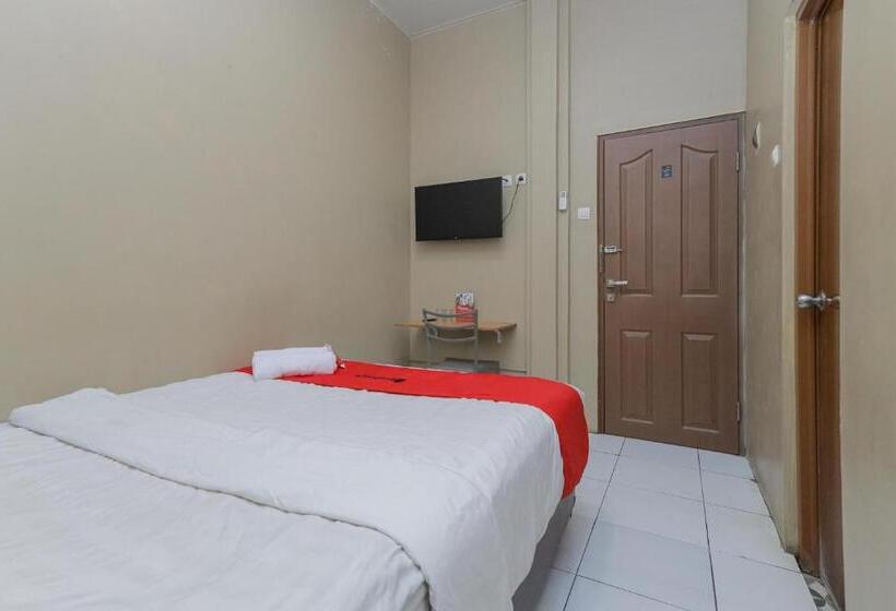 חדר אקונומי, Reddoorz Near Bg Junction Surabaya
