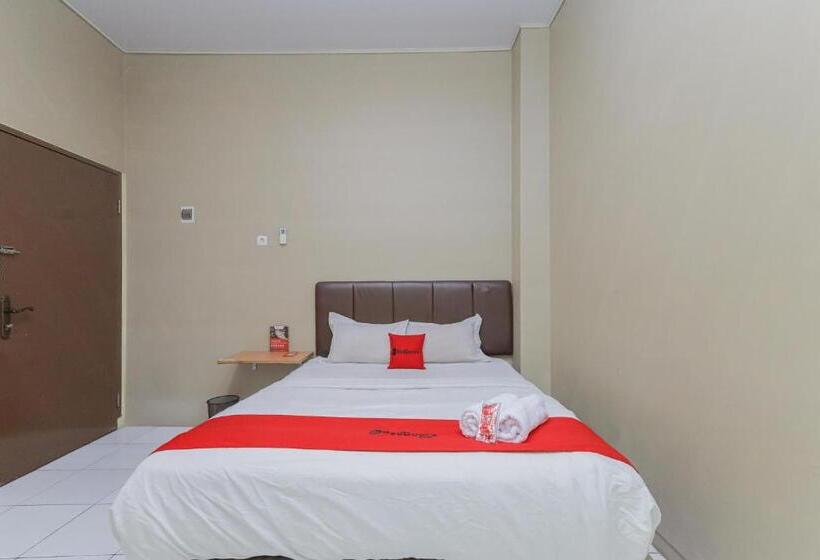 חדר דלוקס, Reddoorz Near Bg Junction Surabaya