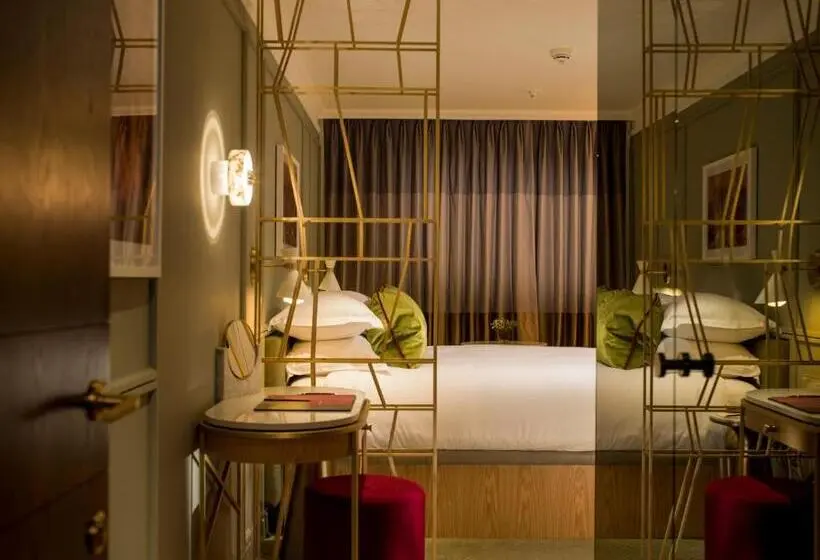 اتاق لوکس, The Guardsman Preferred Hotels And Resorts