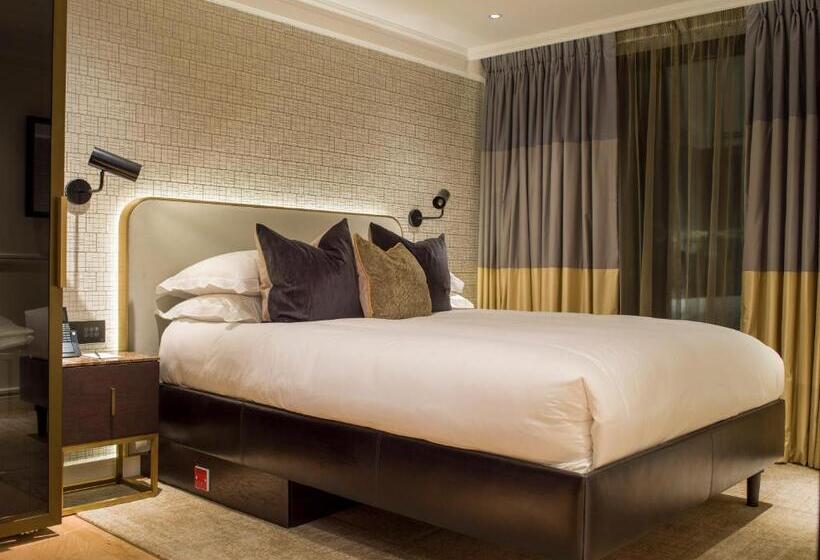 سوییت, The Guardsman   Preferred Hotels And Resorts