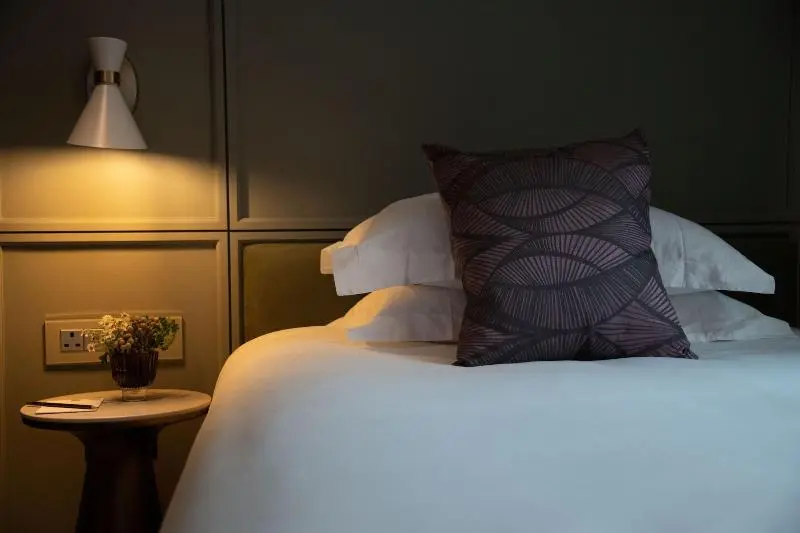اتاق استاندارد یک نفره, The Guardsman Preferred Hotels And Resorts