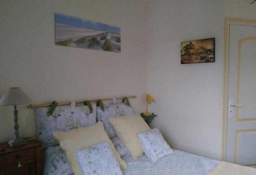 ガーデンビュースタンダードルーム, Les Chambres D Hôtes Le Val D Honfleur