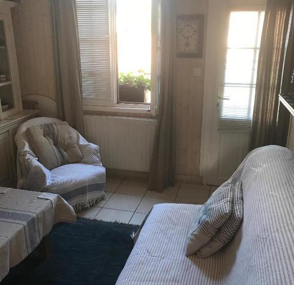 Четырехместный Номер Стандарт Вид на Сад, Les Chambres D Hôtes Le Val D Honfleur
