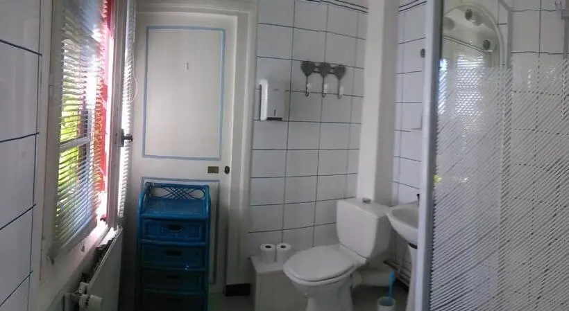庭の見えるスタンダードトリプルルーム, Les Chambres D Hôtes Le Val D Honfleur