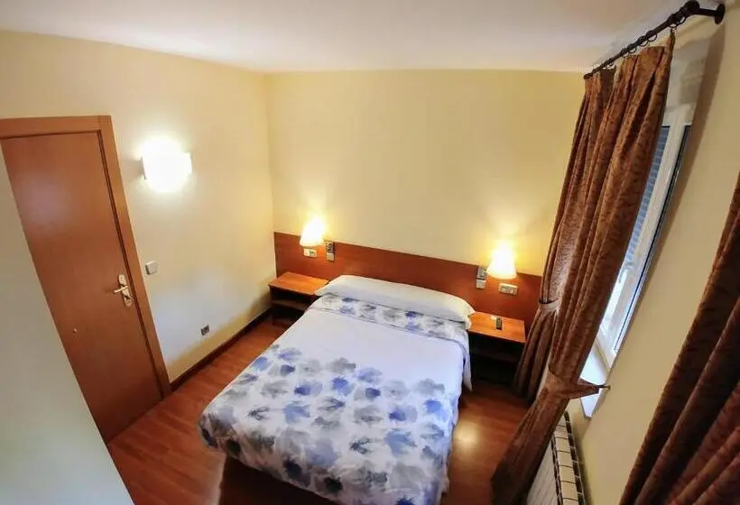 Habitació Estàndard, Hostal Prada Borges