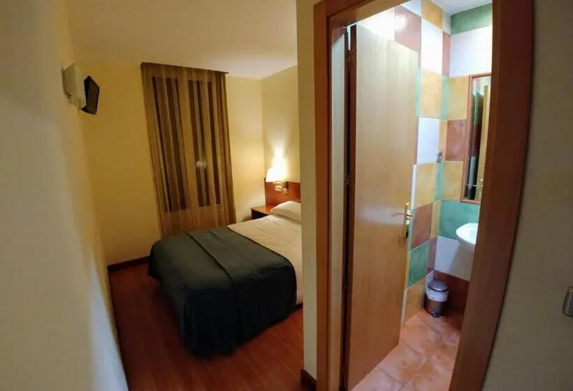 Habitació Estàndard, Hostal Prada Borges