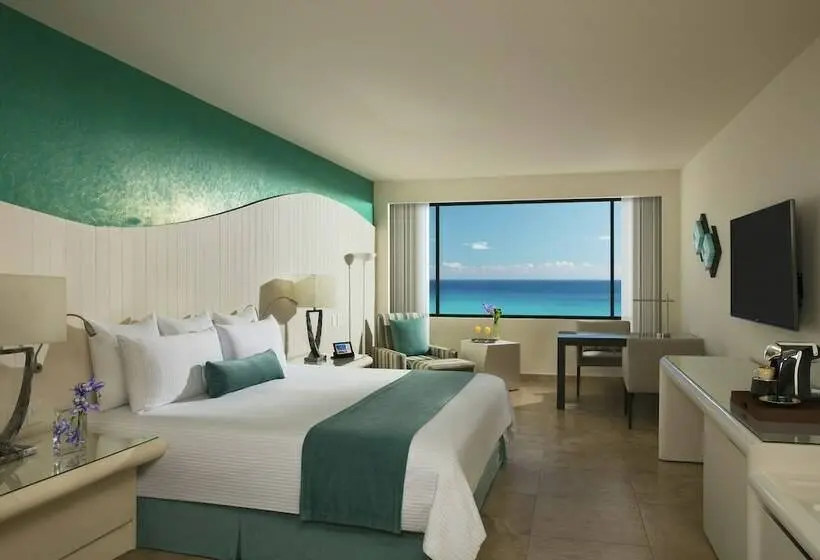 キングサイズベッドのクラブルーム, Secrets Mirabel Cancún Resort & Spa