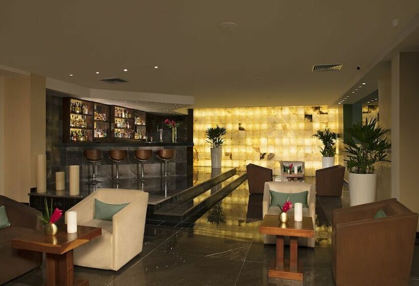 キングサイズベッドのクラブルーム, Secrets Mirabel Cancún Resort & Spa