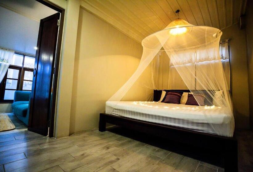 سوییت سوپریور, Baan Suan Krung Kao