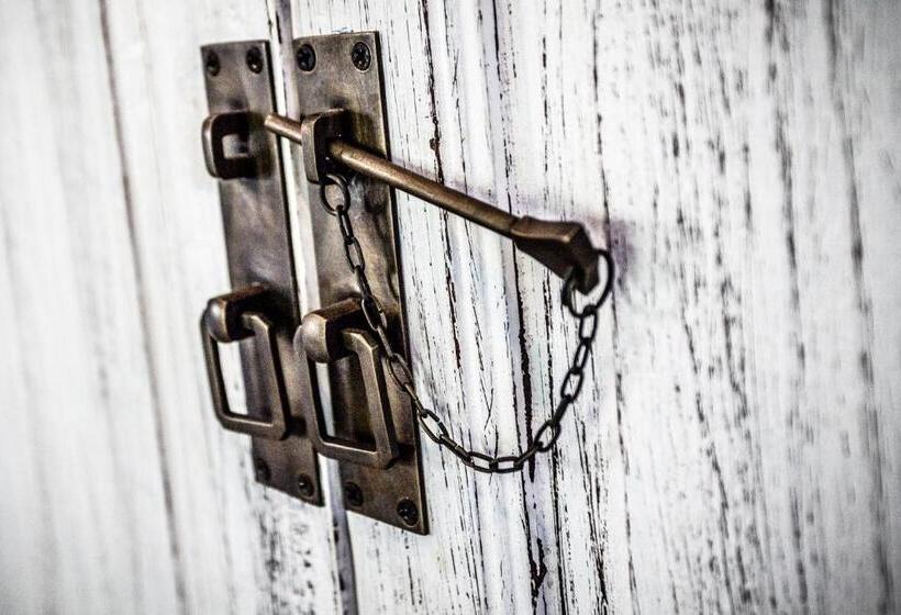 سوییت لوکس, Baan Suan Krung Kao