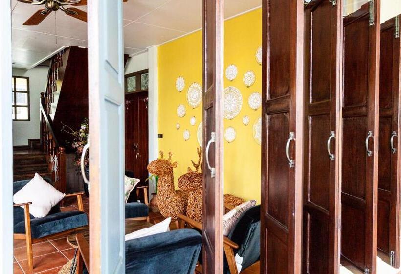 Дом 4 Спальни, Baan Suan Krung Kao