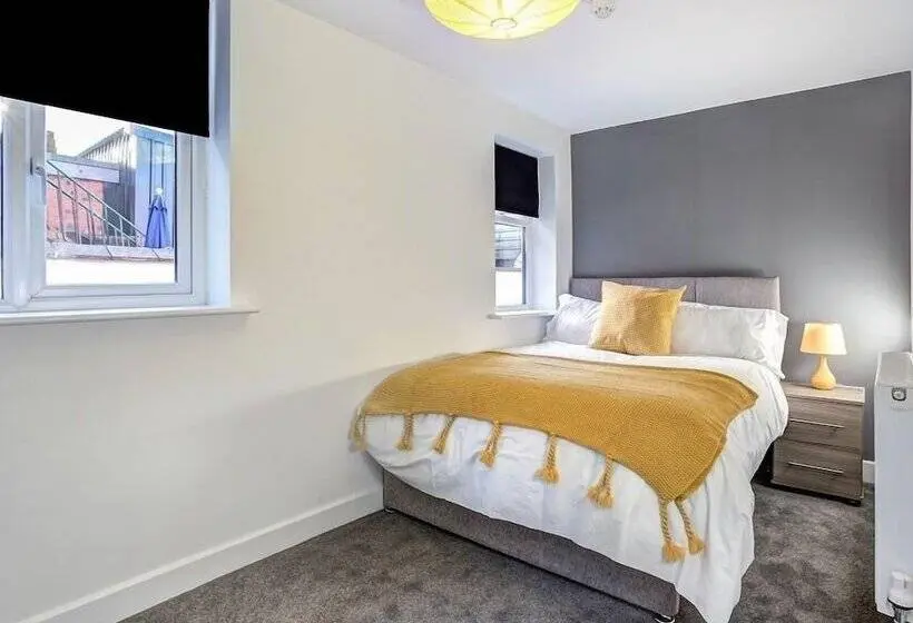 バス共有のスタンダードルーム, Townhouse Plus @ 166 Edleston Road Crewe