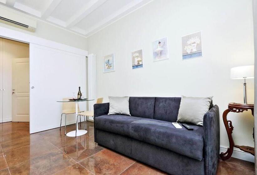 דירת חדר סופריור, Piazza Venezia Grand Suite