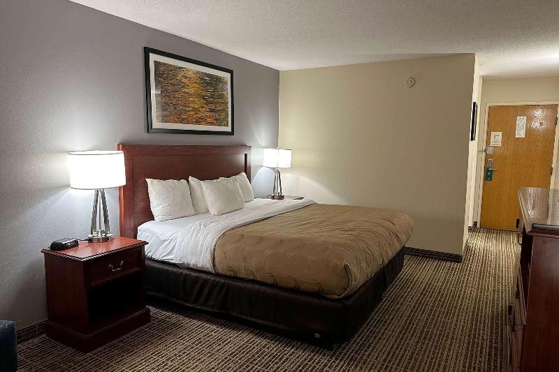 Camera Standard Letto King, Baymont By Wyndham South Bend Near Notre Dame