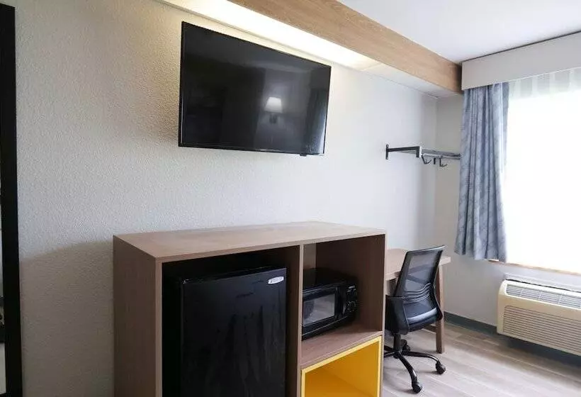 اتاق استاندارد با 2 تخت دوبل, Days Inn By Wyndham Flint/bishop International Airport