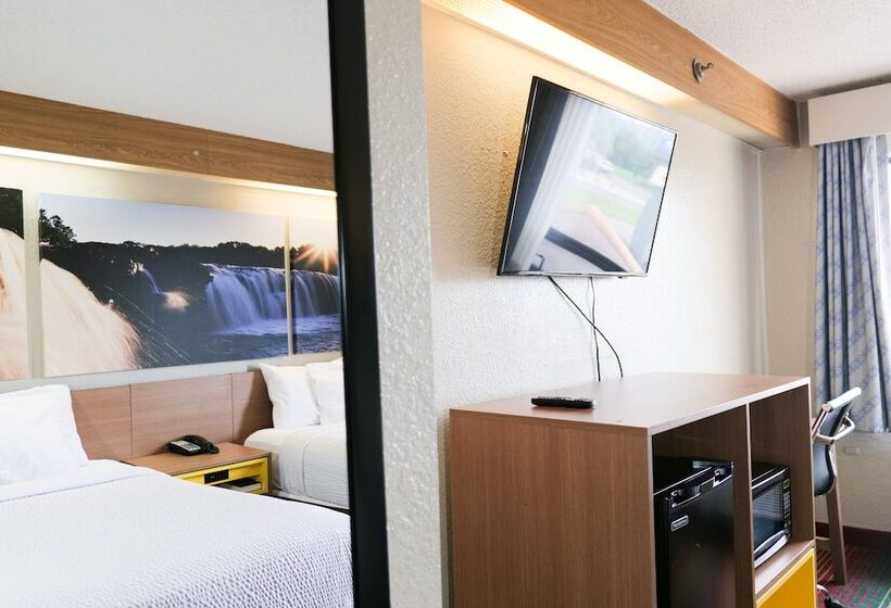 带2个双人床的标准工作室, Days Inn By Wyndham Flint/bishop International Airport