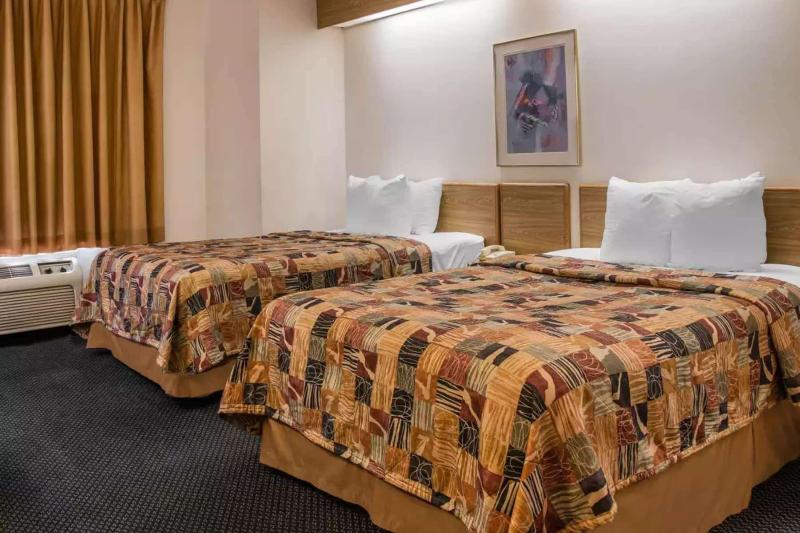 标准间, Days Inn By Wyndham Flint/bishop International Airport