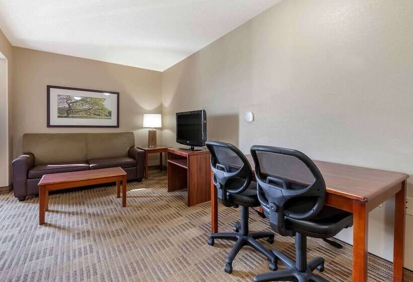 Студия Deluxe, Extended Stay America Select Suites Rockford State Street