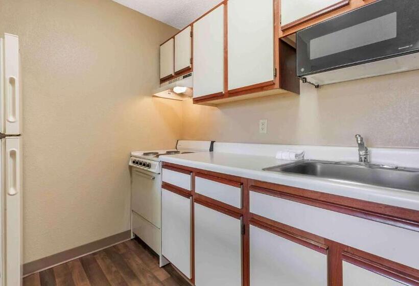 Студия Стандарт, Extended Stay America Select Suites Rockford State Street