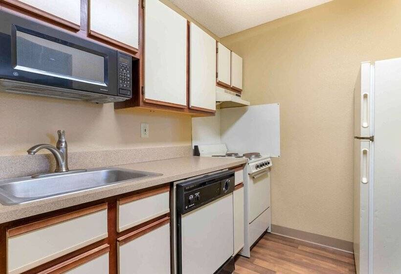 Студия Deluxe, Extended Stay America Suites  Tulsa  Midtown