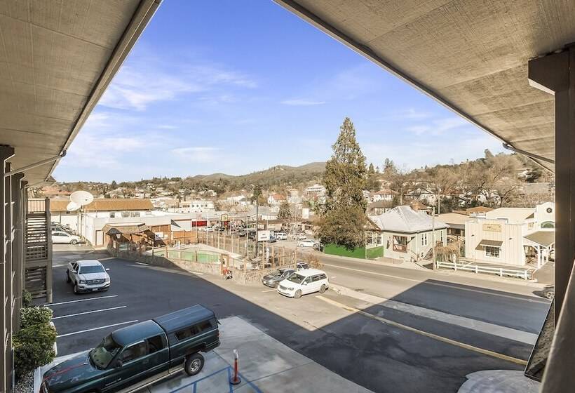 デラックスルーム, Heritage Inn Yosemite/sonora