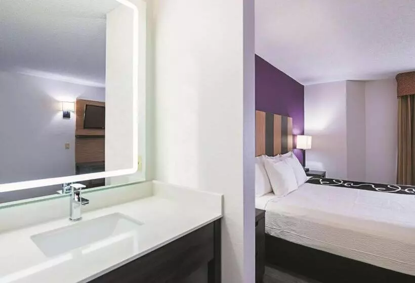 Deluxe-huone King-vuode, La Quinta Inn & Suites By Wyndham Minneapolis Northwest