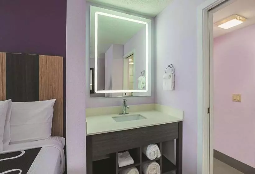 Deluxe-huone, La Quinta Inn & Suites By Wyndham Minneapolis Northwest