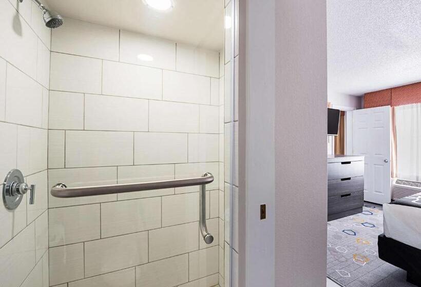 Люкс Кровать Кинг, La Quinta Inn & Suites By Wyndham Minneapolis Northwest